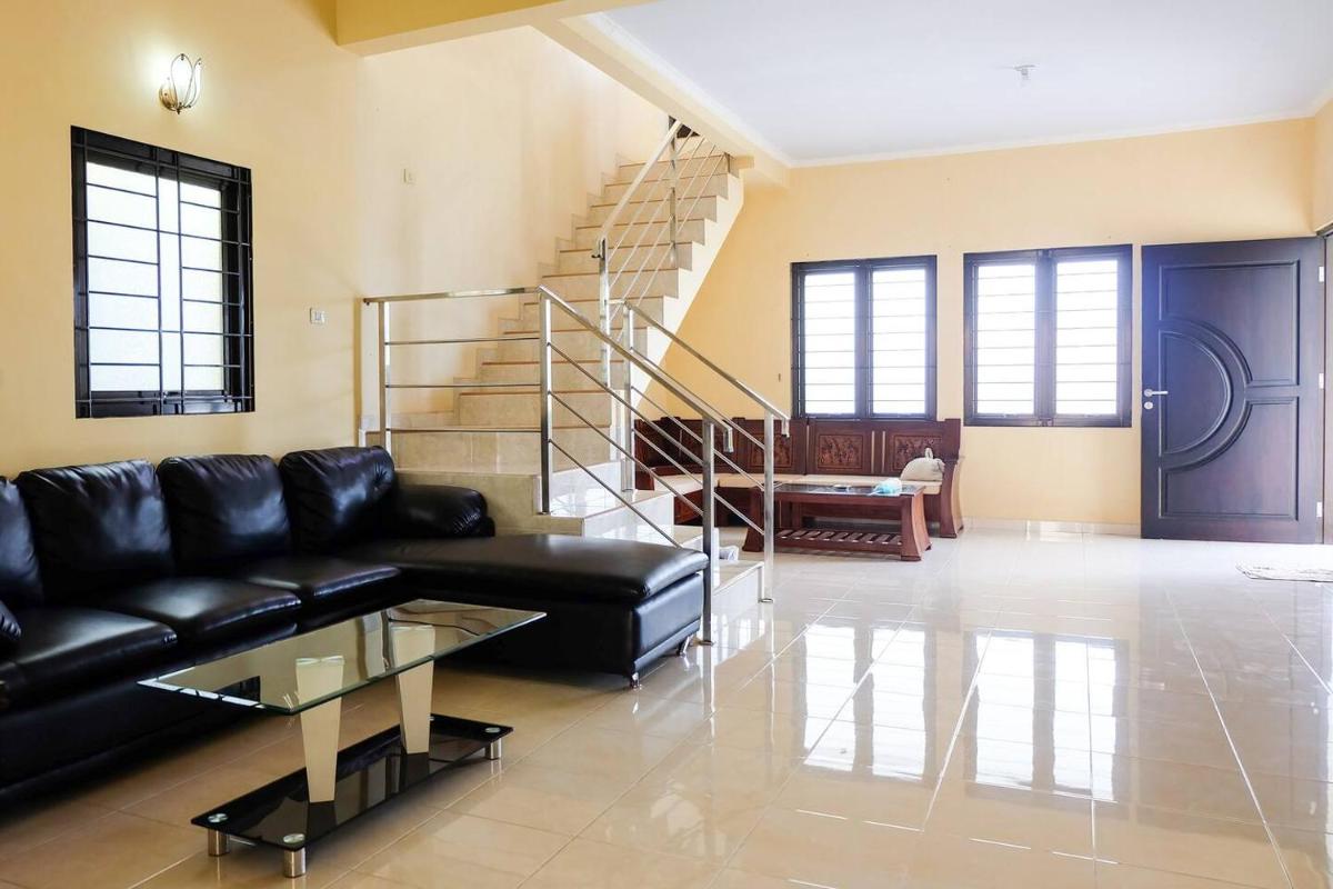 Double E Villa - Housity