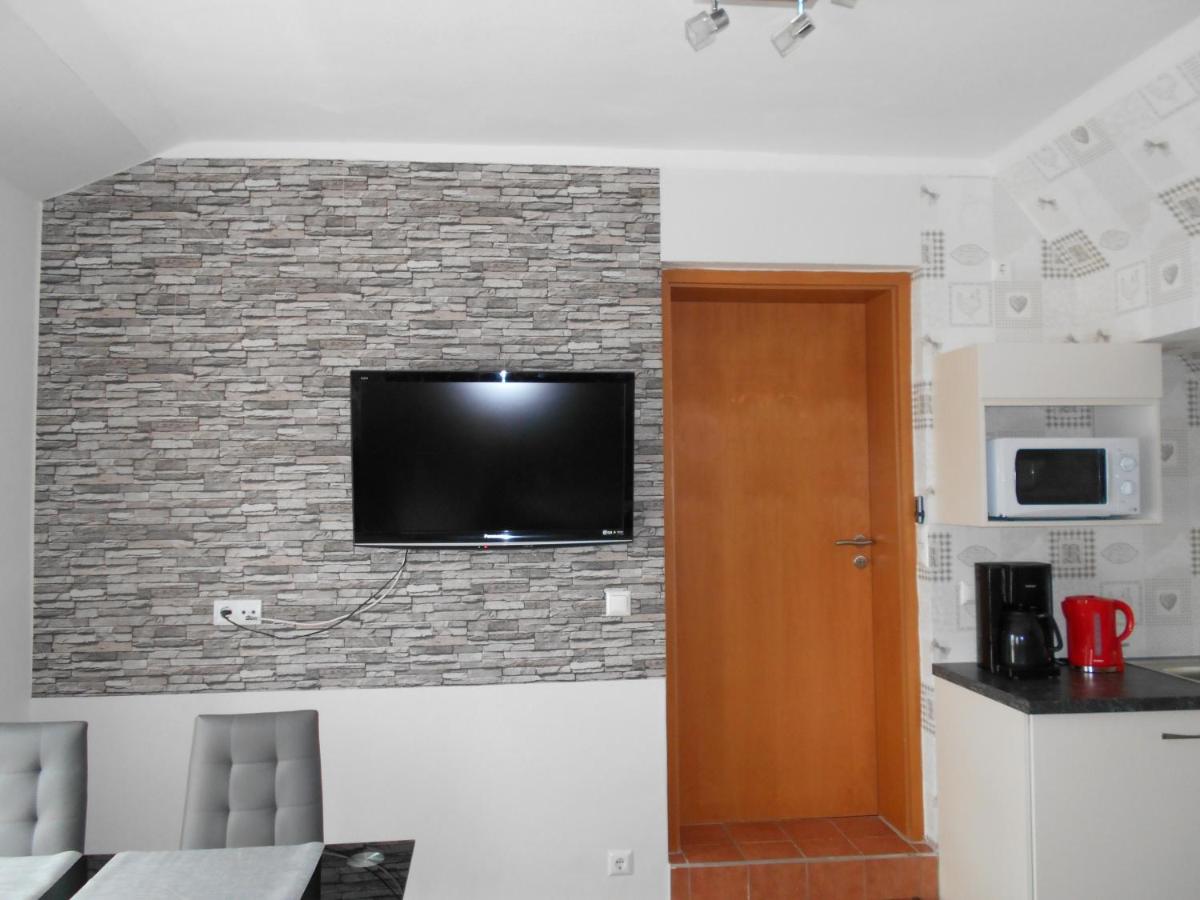 Ferienapartment-Monteurwohnung-Muldestausee - Housity