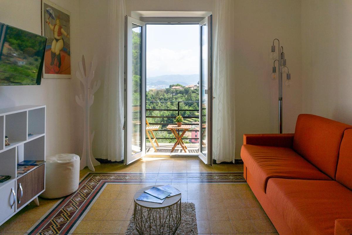 Gli ulivi sul Golfo e le 5 terre - Housity