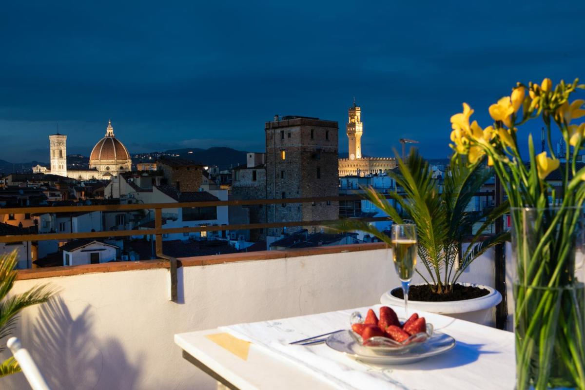 Pitti Luxury Terrace by Mmega - Housity