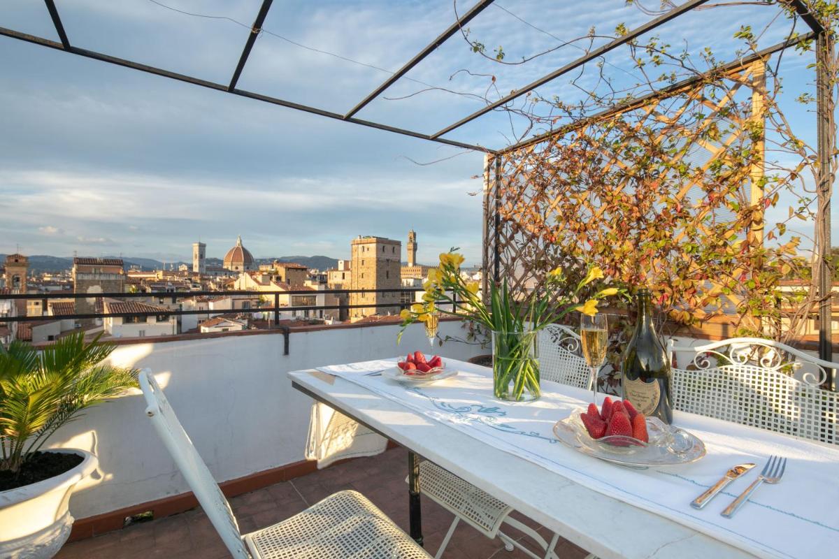 Pitti Luxury Terrace by Mmega - Housity
