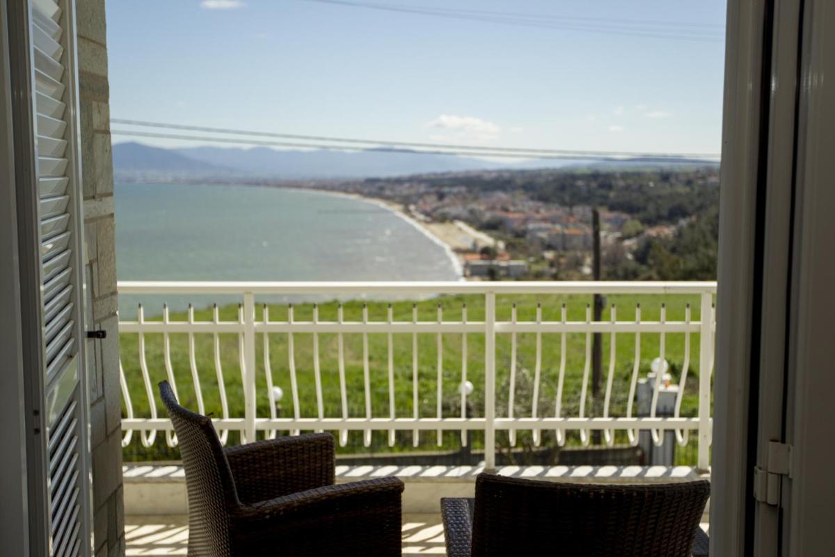 Villa Blue Apartments - Housity