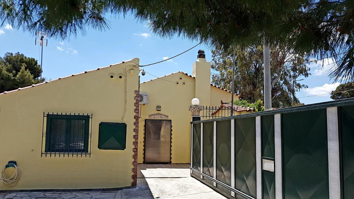 Silis Houses on the beach - Housity