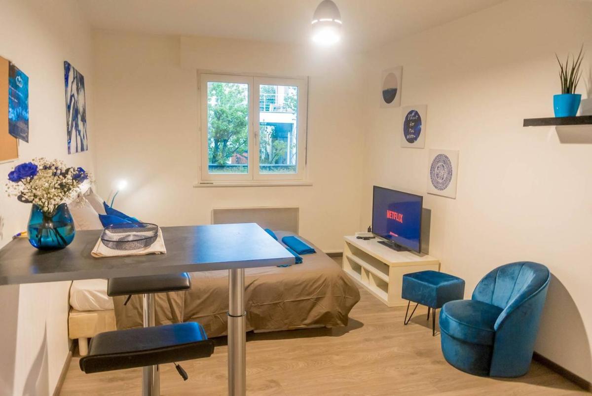 Travel Homes - The Bluefel, 2m walk Little Venice - Housity
