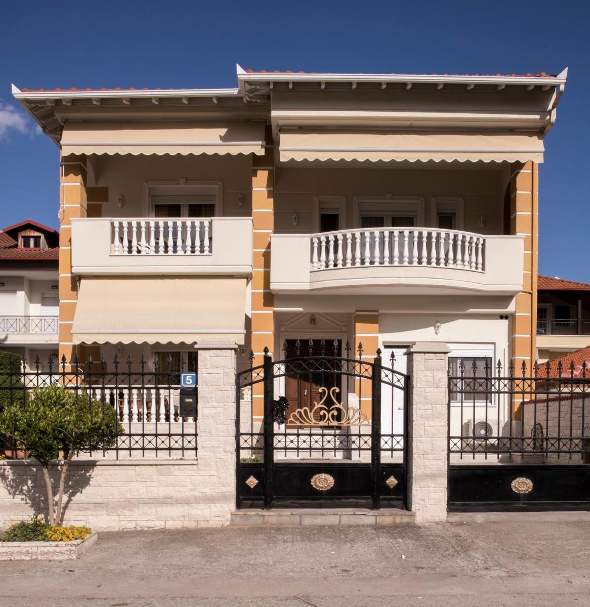 Areti Apartments - Housity