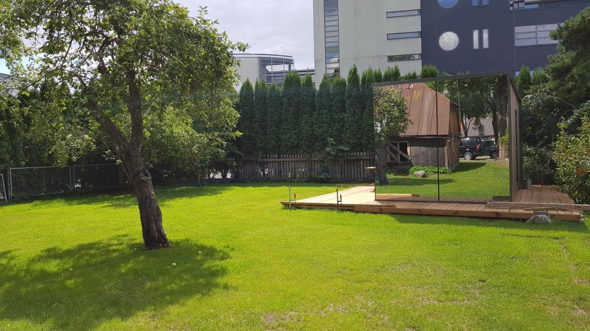 Mirror House Roosi 21 - Housity
