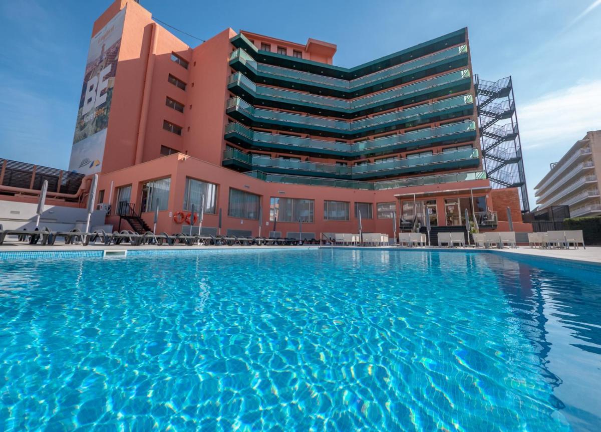Piscina en o cerca de Fenals Garden