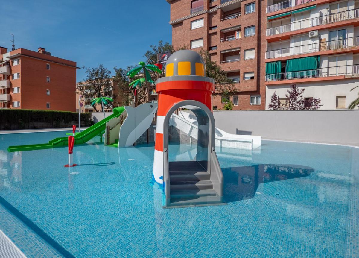 Piscina en o cerca de Fenals Garden