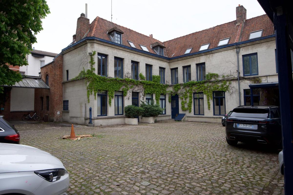 MAISON VIEUX LILLE 3 chambres parking privé 24H24H Accès - Housity