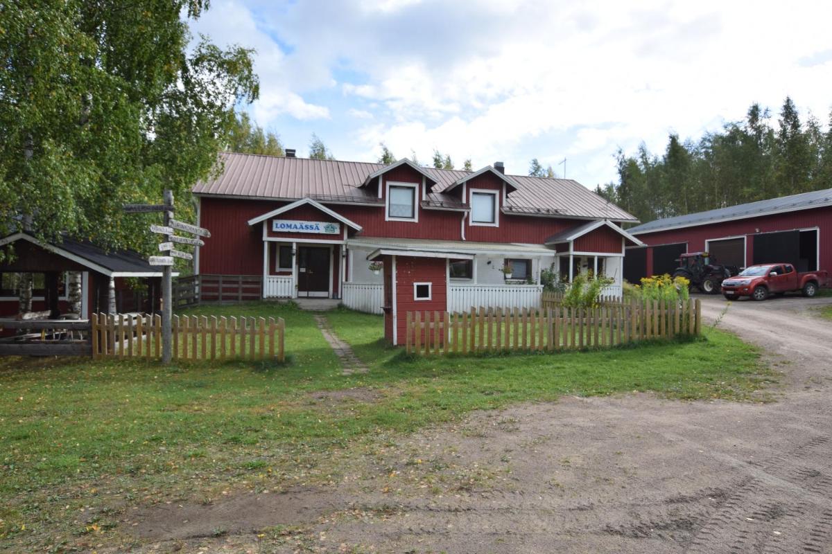 Lomaässä - Housity