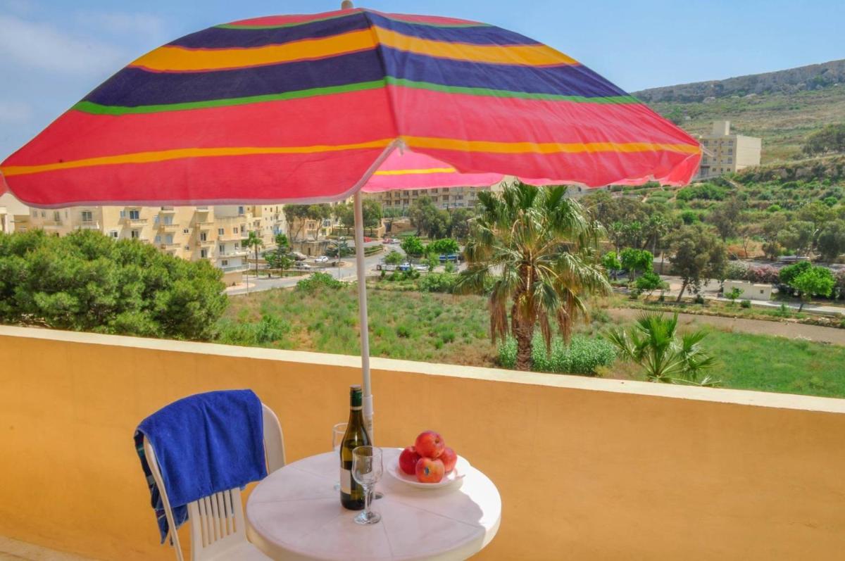 Apartment with Aircondition & Washing Machine in Marsalforn with Valley Views - Housity