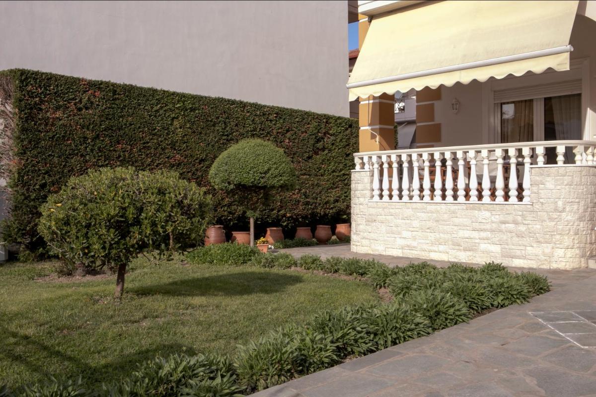 Areti Apartments - Housity