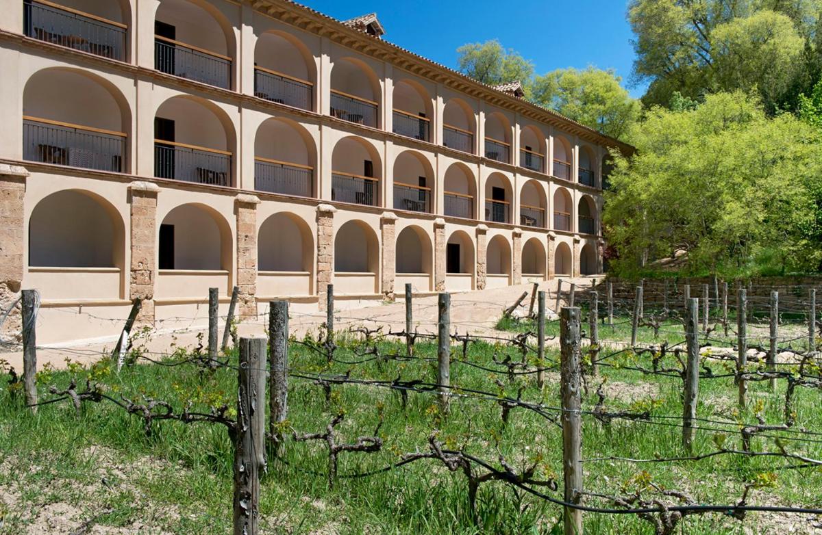 Jardín al aire libre en Monasterio De Piedra
