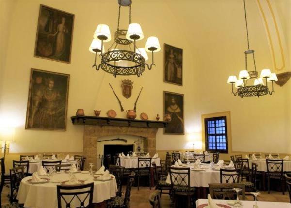 Un restaurante o sitio para comer en Monasterio De Piedra