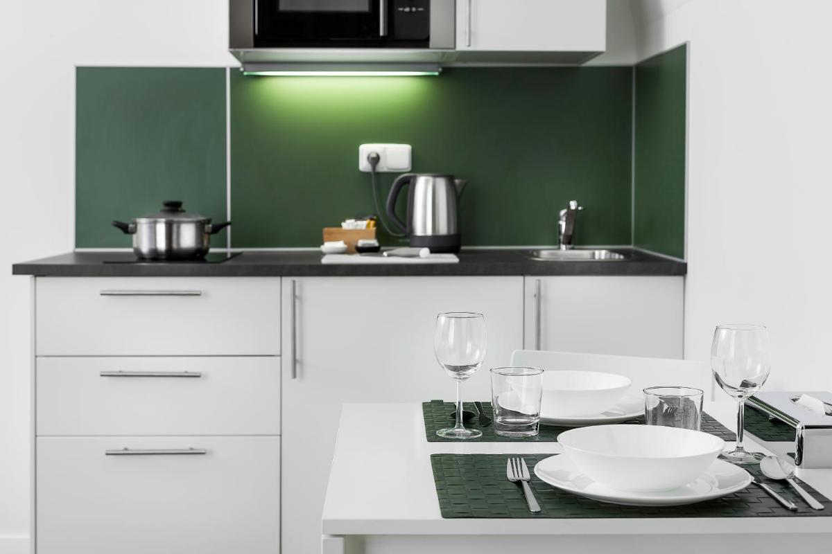 Elizabeth Suites - Housity