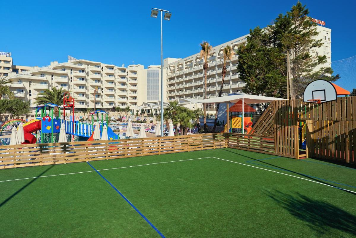 Zona de juegos infantil en Hipotels Coma Gran