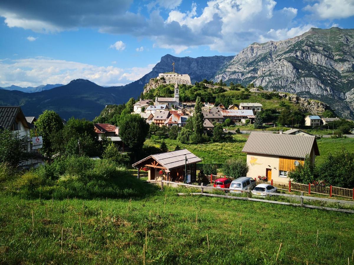 Vue générale sur la montagne ou vue sur la montagne depuis l'hôtel