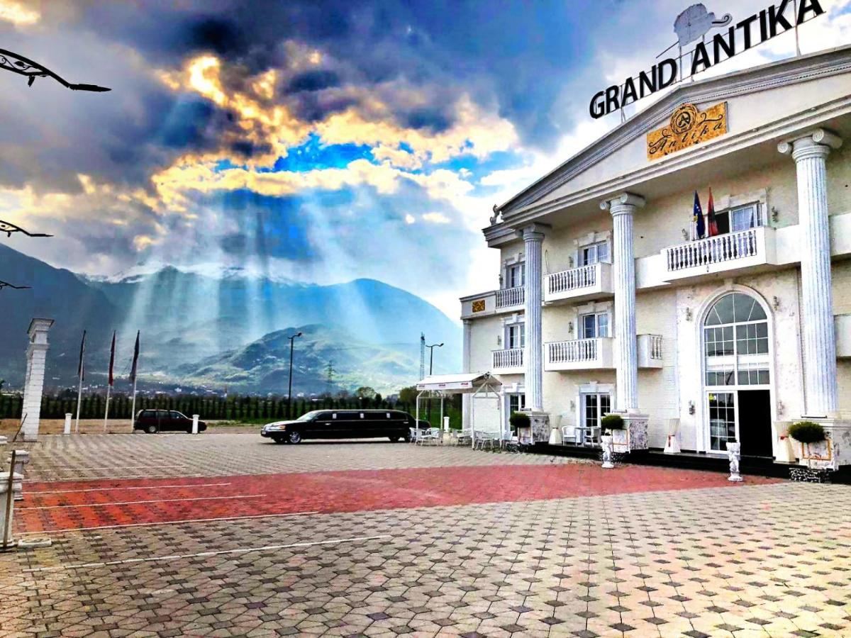 Grand Antika - Housity