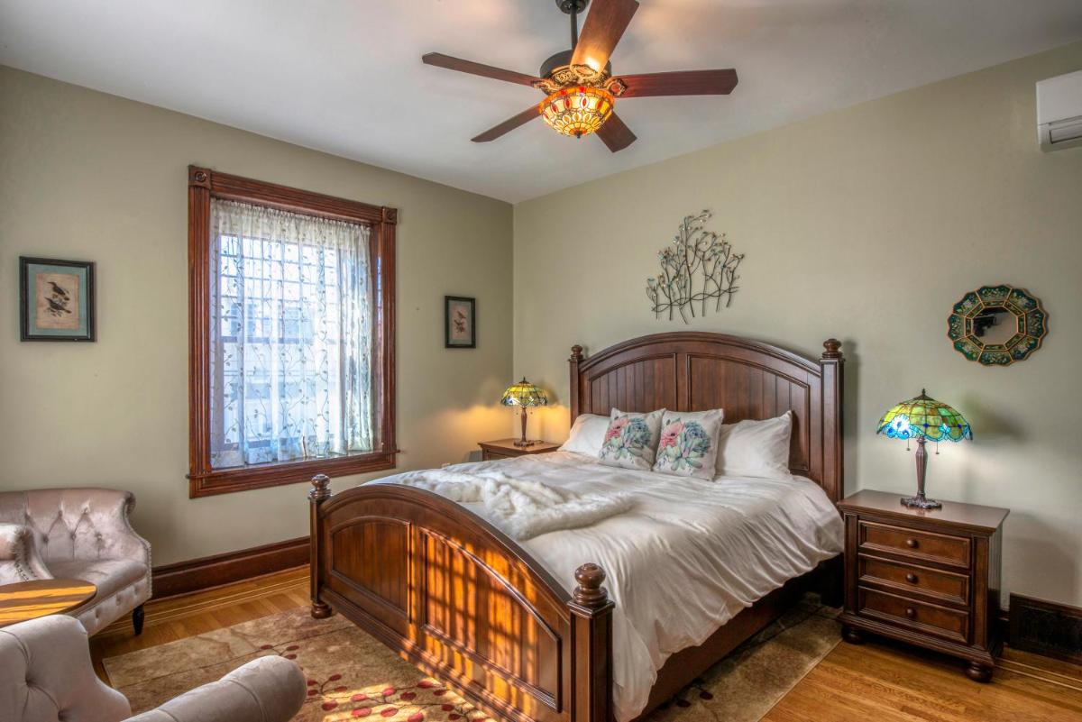 George Washington Wood Bed & Breakfast - Housity