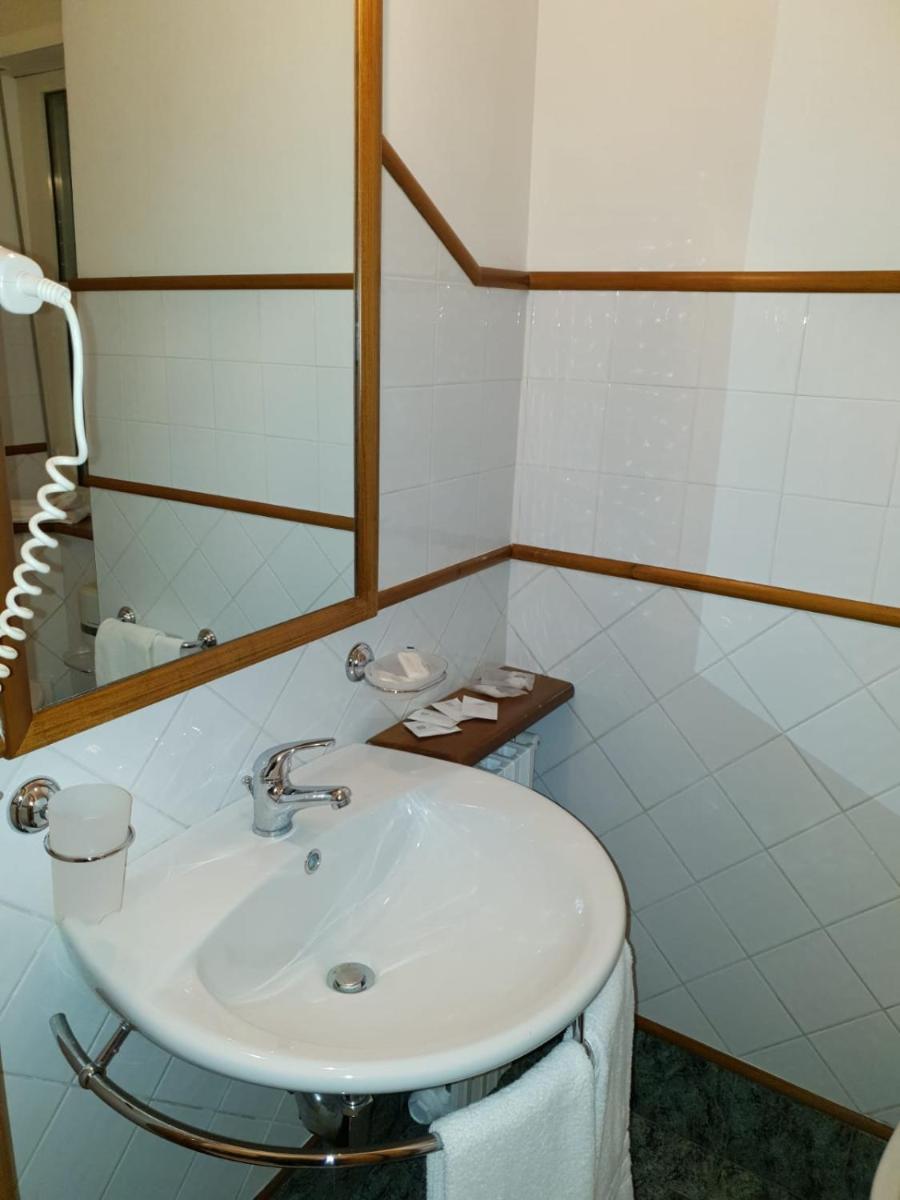 Hotel B&B Pescofalcone - Housity