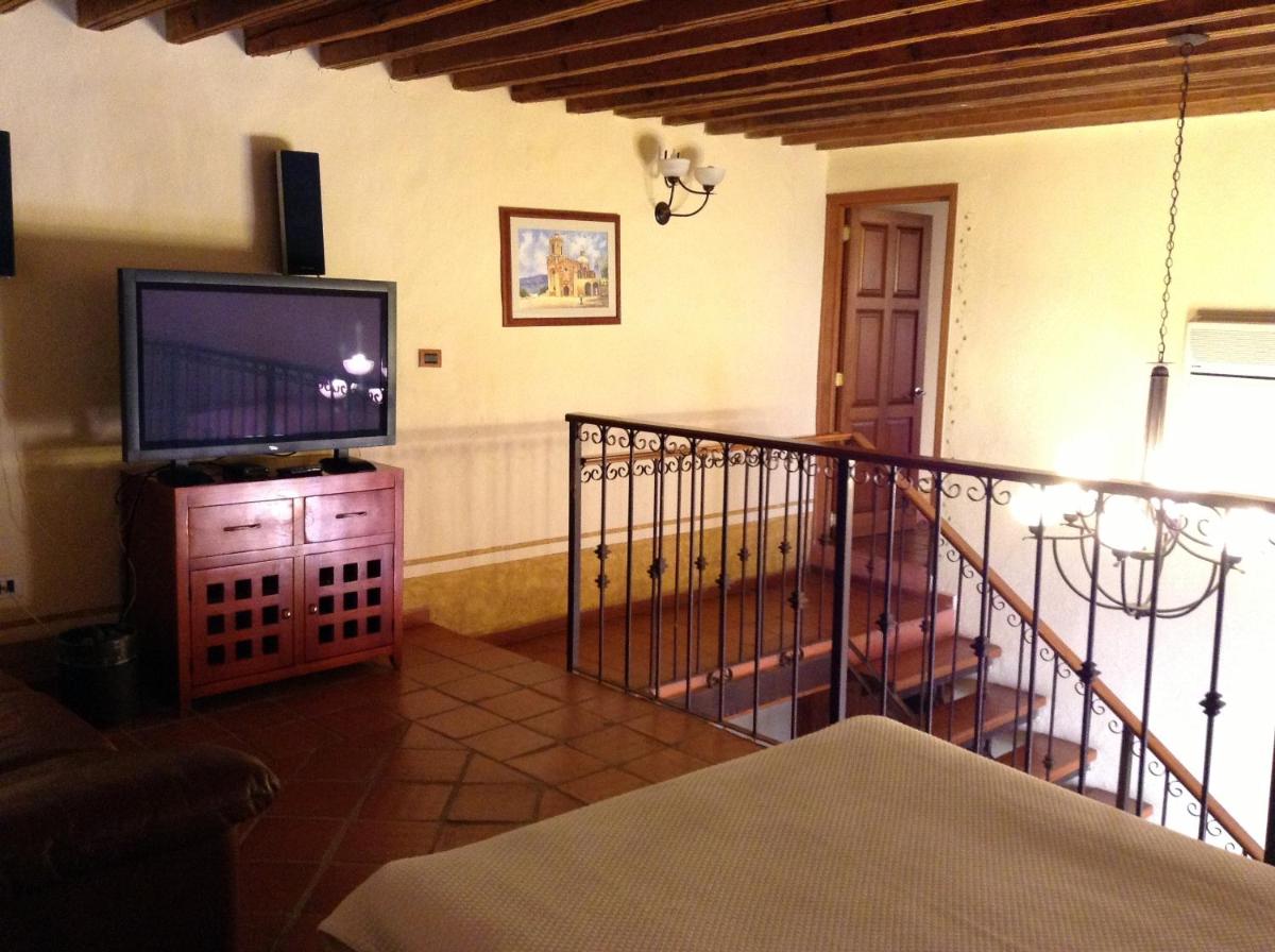 Hotel Quinta Santiago - Housity
