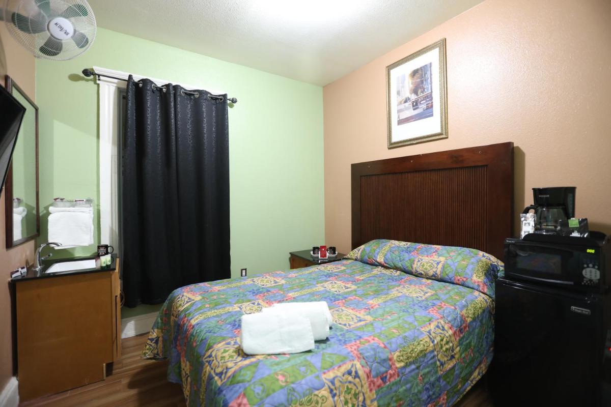 Oak Hotel - Housity