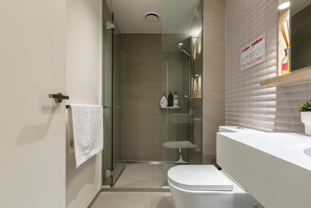 LUXURIOUS RIVERSIDE RESORT STYLE APARTMENT☆POOL☆SPA☆GYM☆ROOFTOP WITH CITY VIEWS - Hizvo