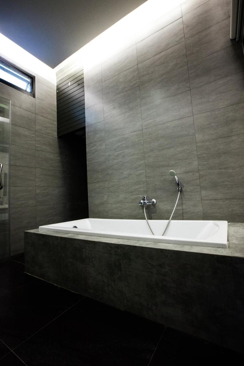 Blue Moon Design House - Housity
