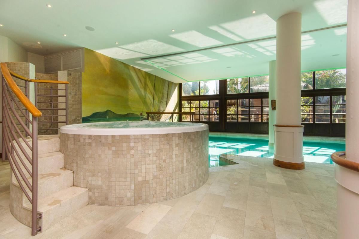 Piscina en o cerca de Lindner Hotel Mallorca Portals Nous, part of JdV by Hyatt
