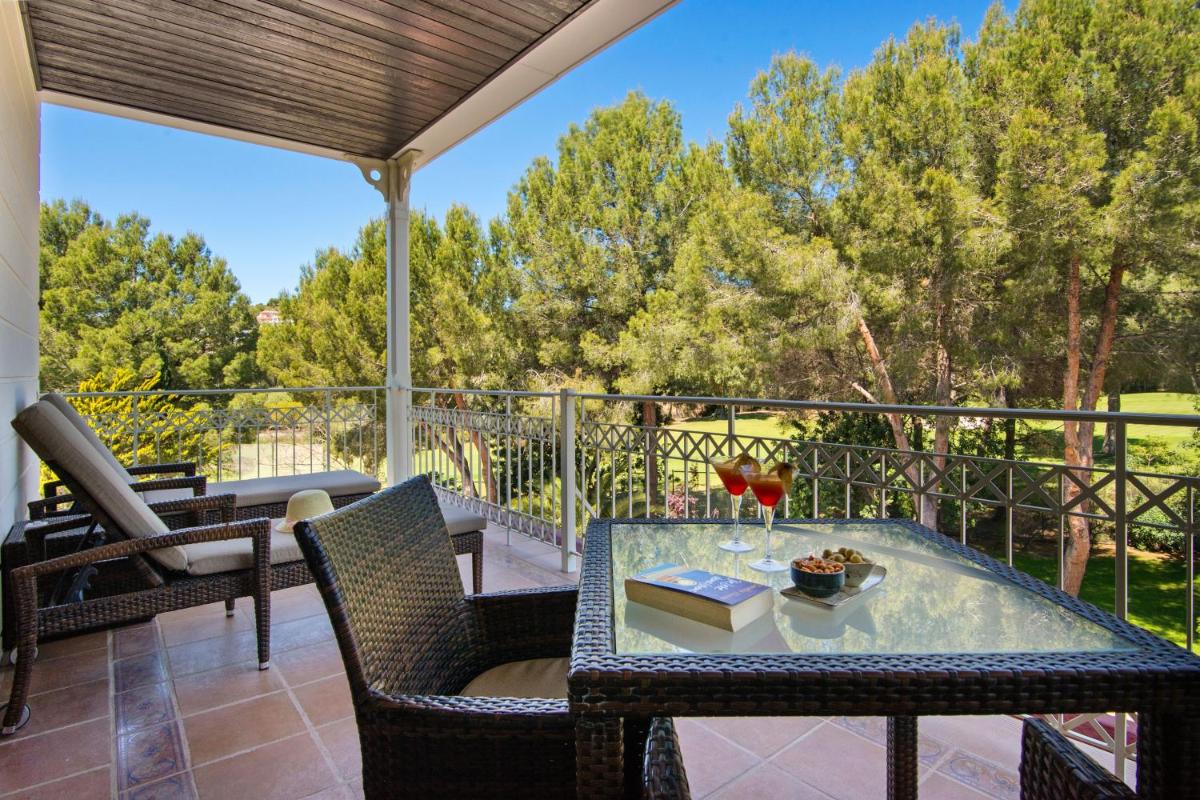 Un balcón o terraza de Lindner Hotel Mallorca Portals Nous, part of JdV by Hyatt