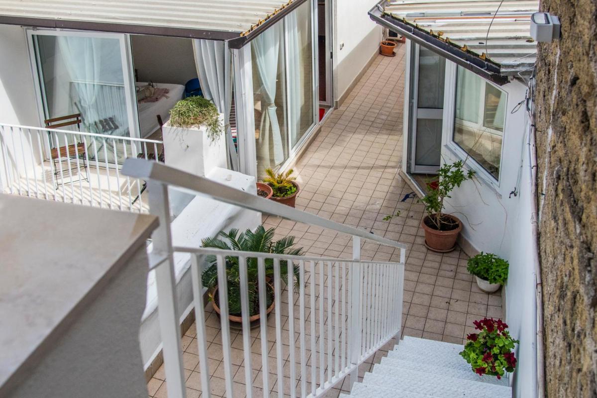 S- Naples Loft with balcony in the historic center - Housity
