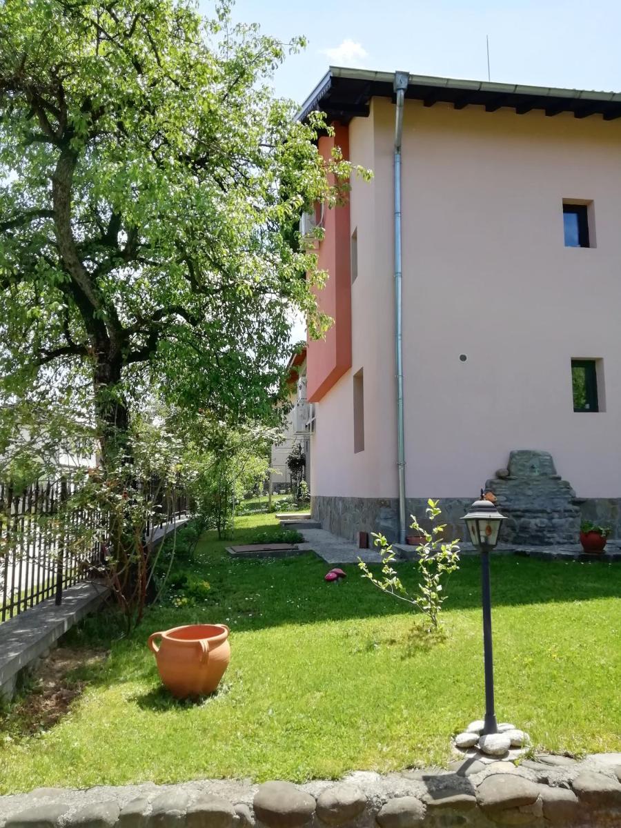 Guesthouse Vanessa - Housity