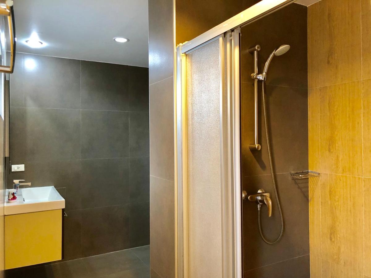 14 Place Sukhumvit Suites - Housity