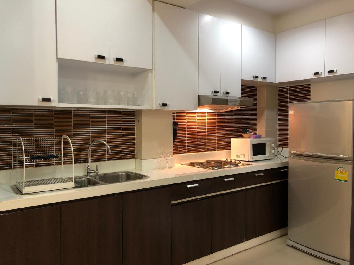 14 Place Sukhumvit Suites - Housity