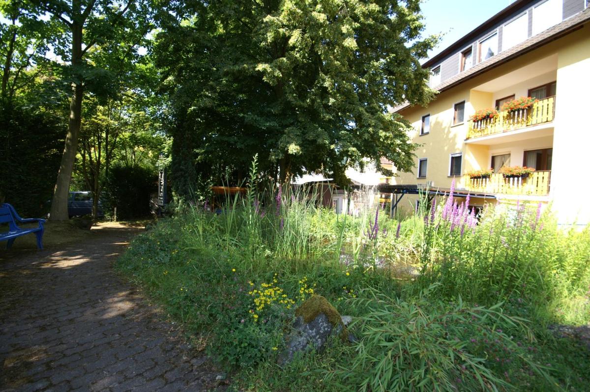 Hotel Weidenau - Housity