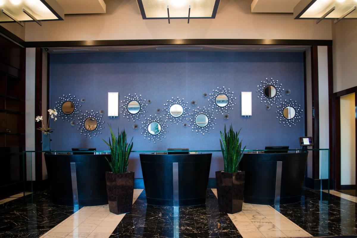 The Platinum Hotel - Housity