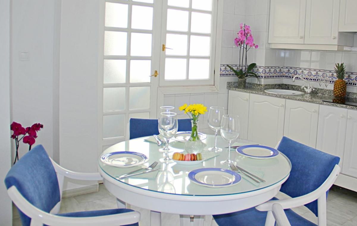 La Playa Blanca 4, Duquesa, Beach, Sea View, Pool, WiFi - Housity