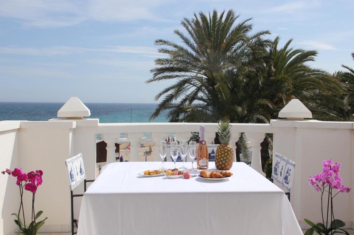 La Playa Blanca 4, Duquesa, Beach, Sea View, Pool, WiFi - Housity