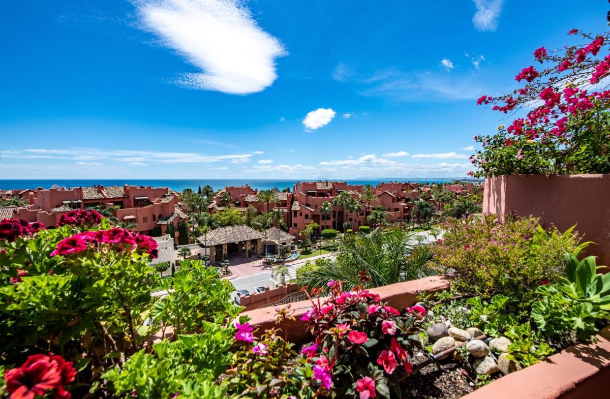 Reino Nazari Penthouse - Housity