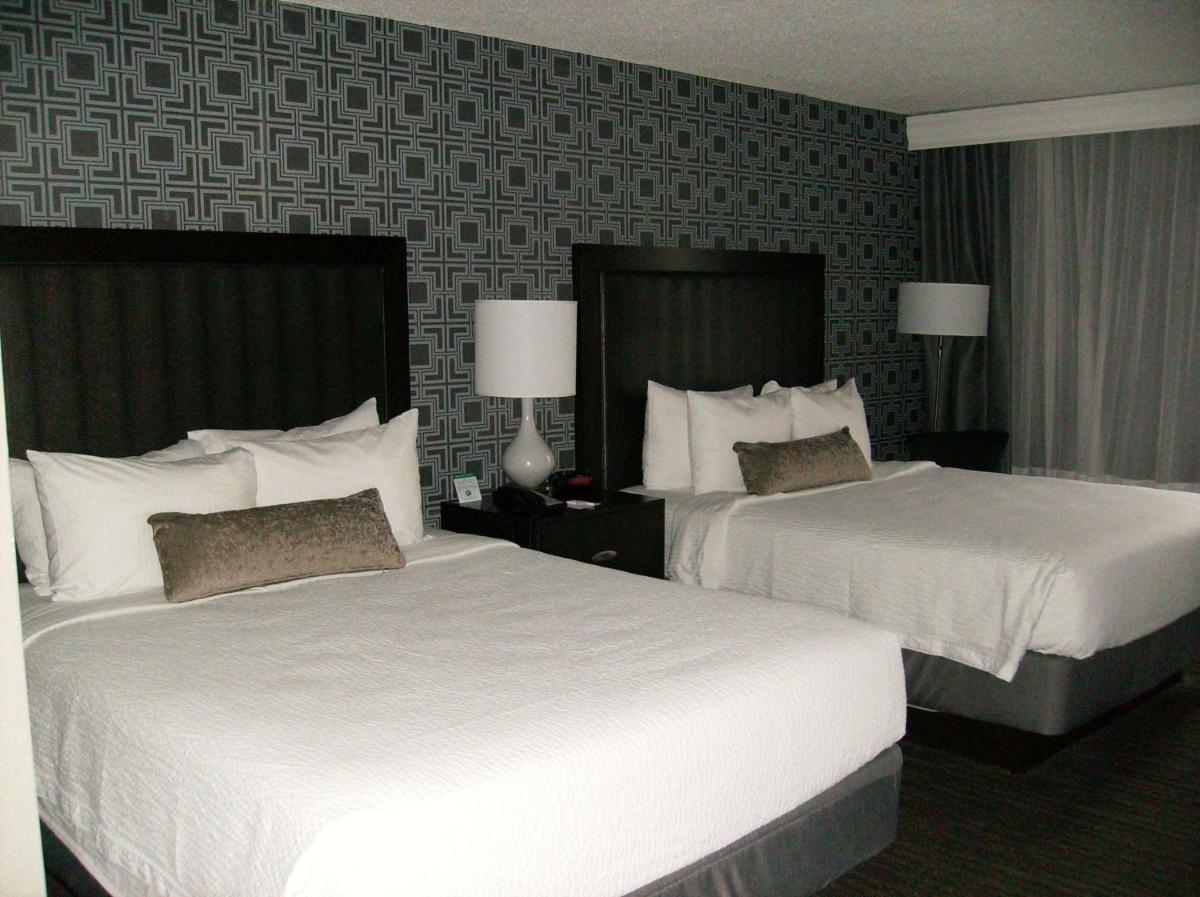 Best Western Plus Bradford Inn - Housity
