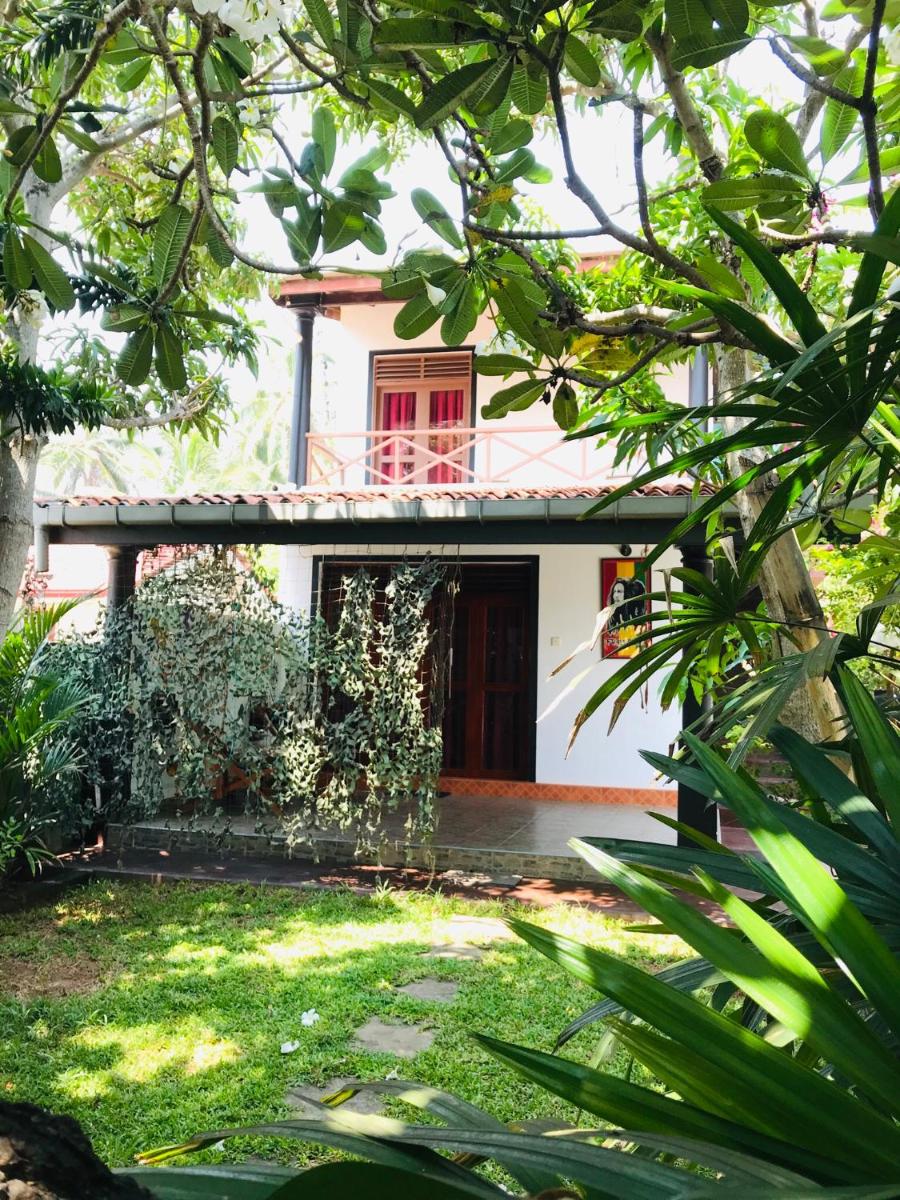 Sri Beach Bungalows And Villa - Housity