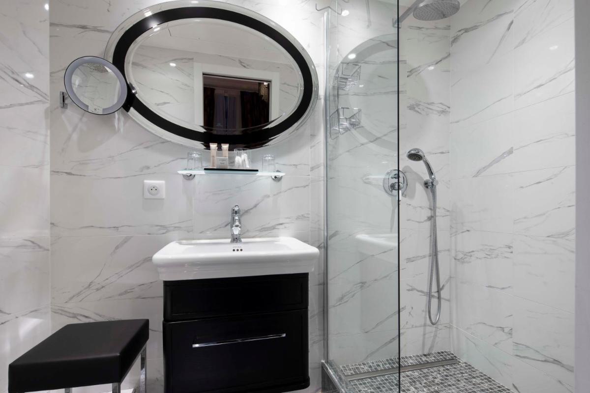Salle de bains dans l'établissement Hotel & Spa de Latour Maubourg