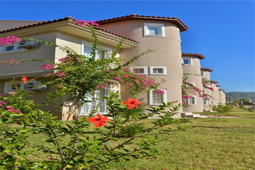 Light house 28 - Housity