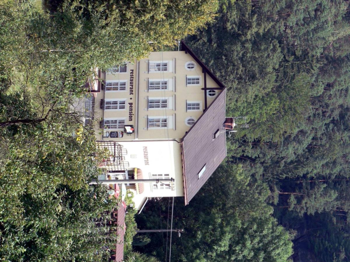 Pension a Restaurant VESNA - České Švýcarsko - Housity