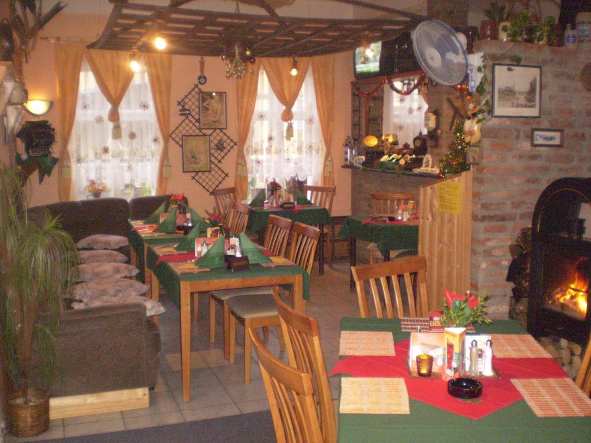 Pension a Restaurant VESNA - České Švýcarsko - Housity
