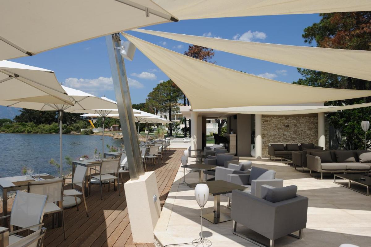 Vue sur la rivière ou le fleuve situé(e) à proximité de l'hôtel