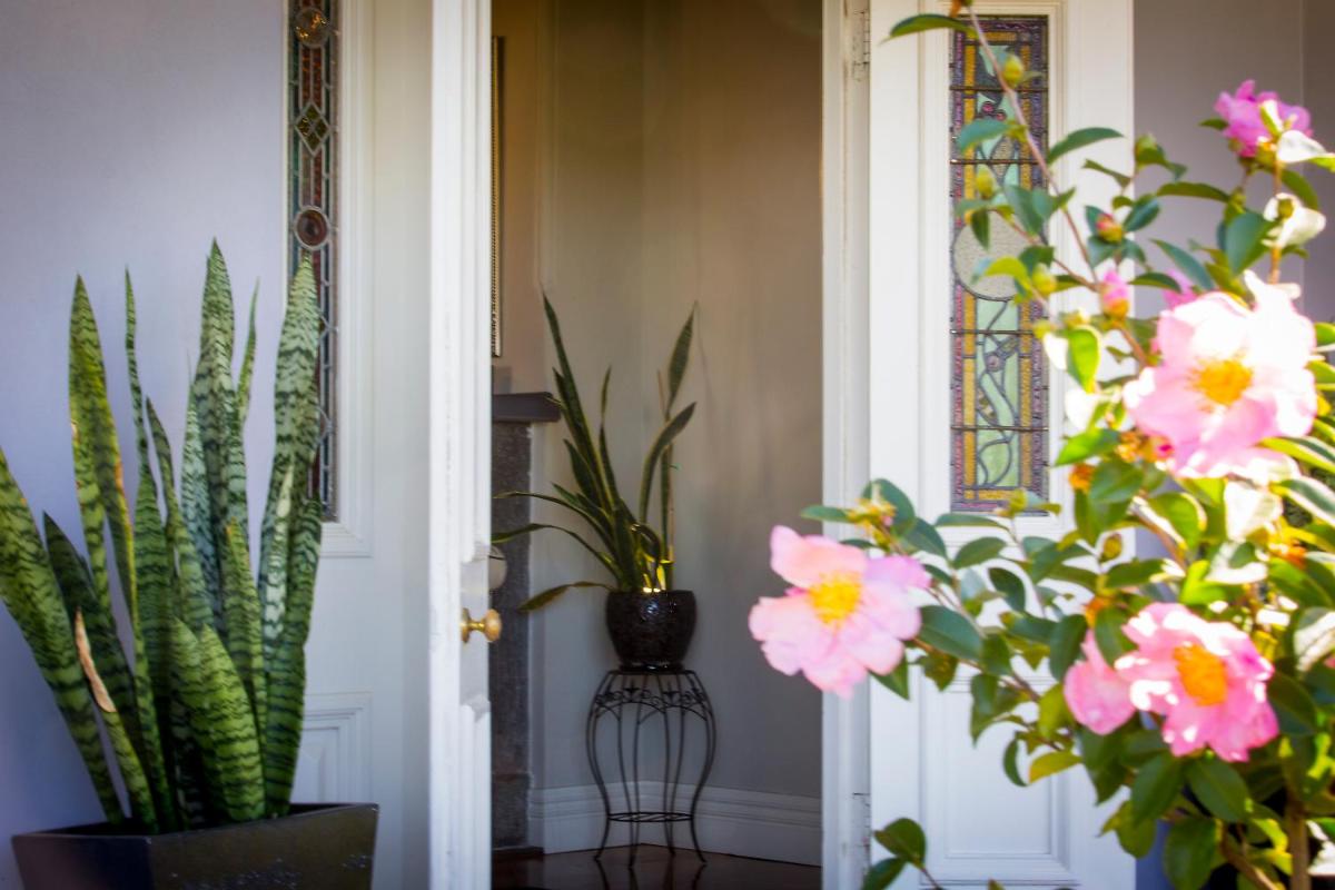Camellia Cottage - Housity