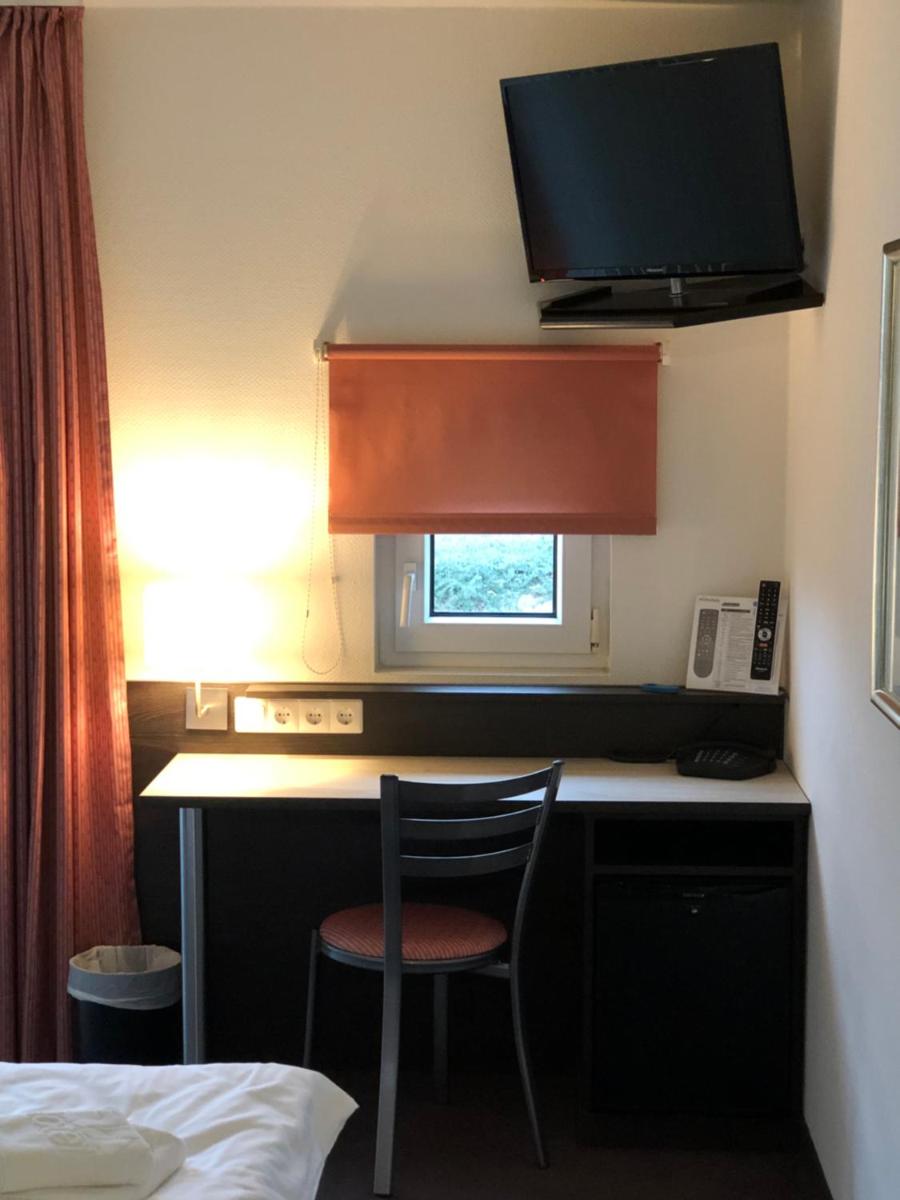 AK 1 Hotel - Housity