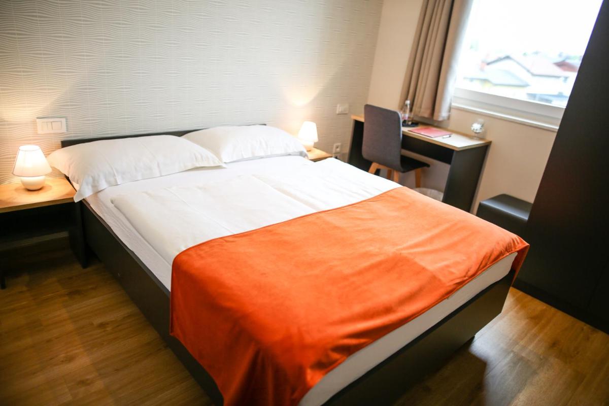 Ambient Hotel - Housity