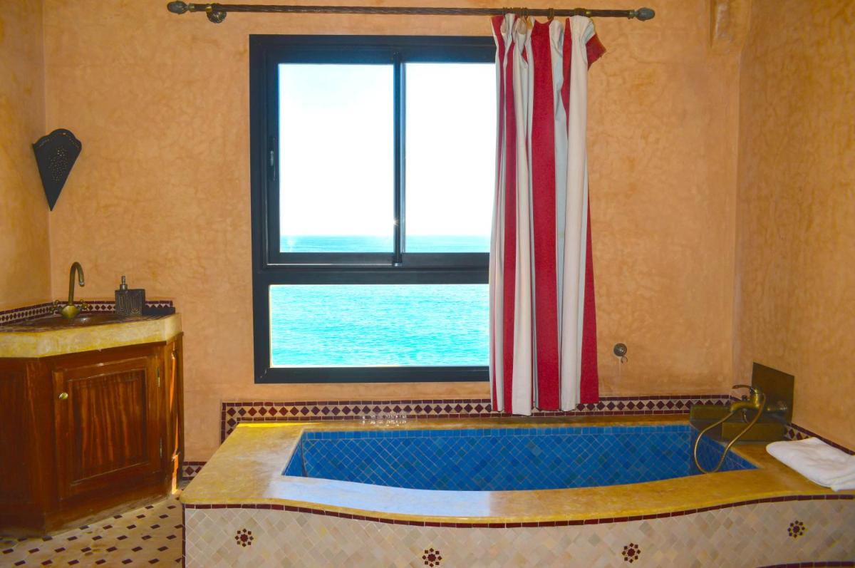 Bouad Seafront Apartments & Rooms - Housity